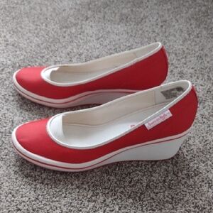 American Eagle Women's Red Wedge Shoes